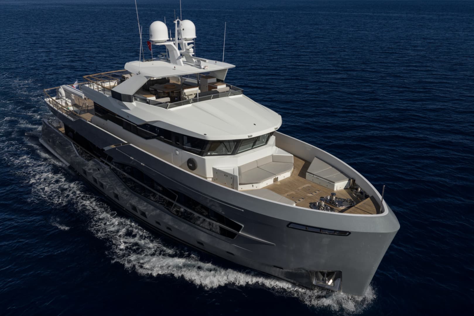 2027 Numarine 32XP