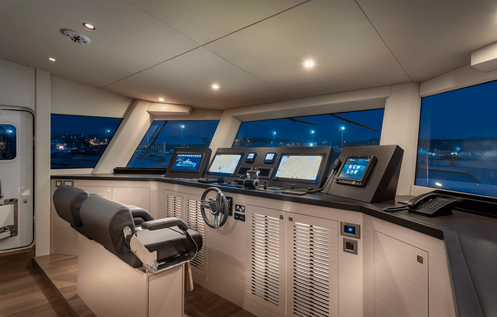 2027 Numarine 32XP