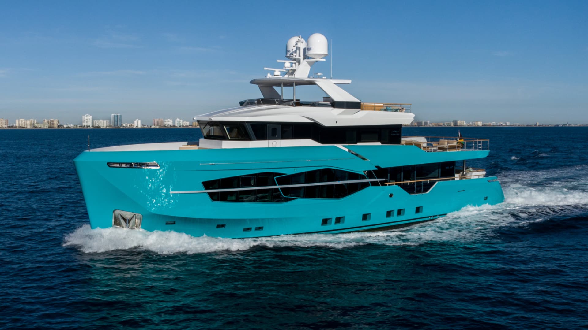 2027 Numarine 32XP