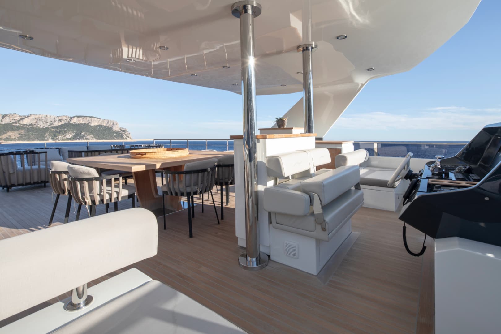 2027 Numarine 32XP