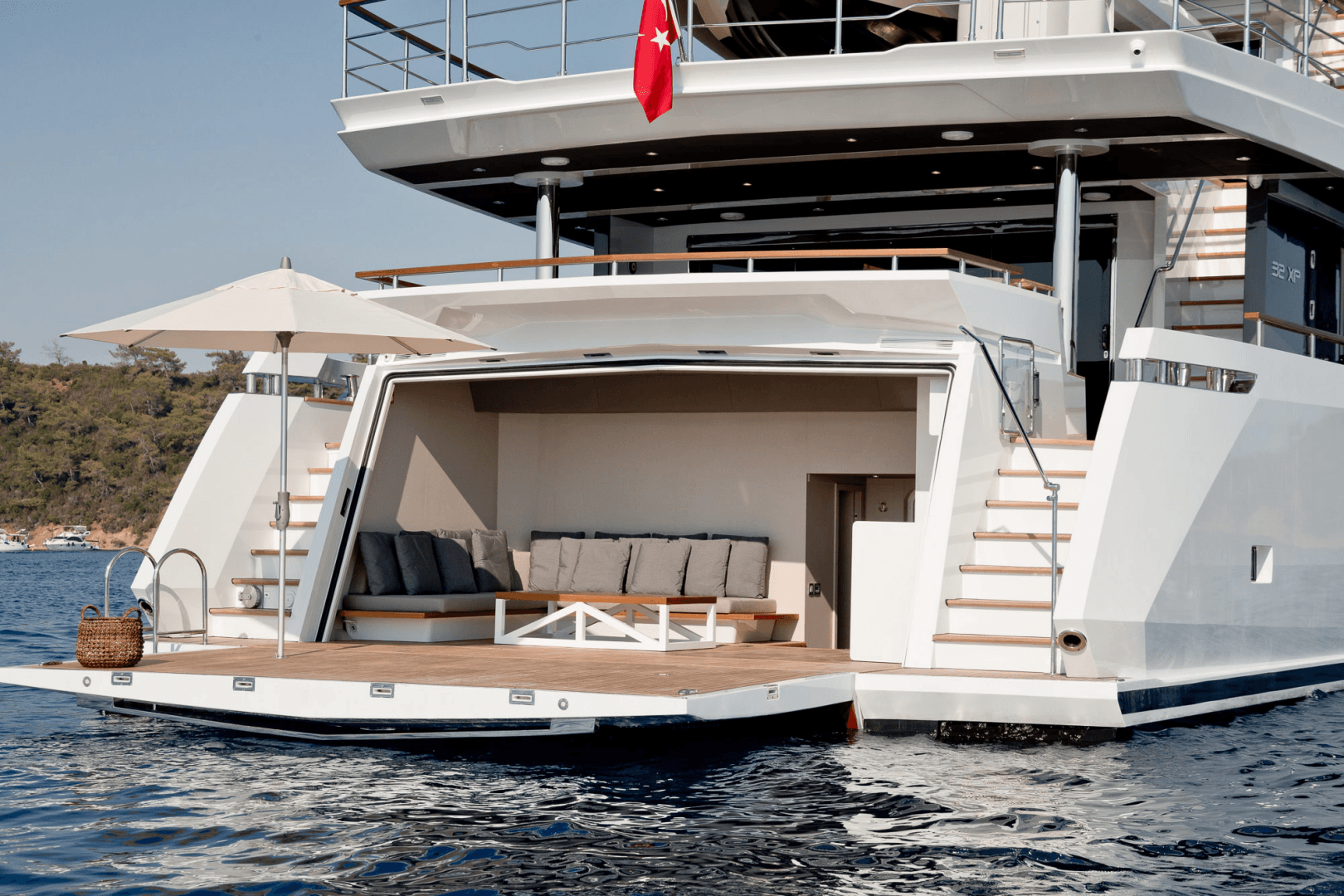 2027 Numarine 32XP