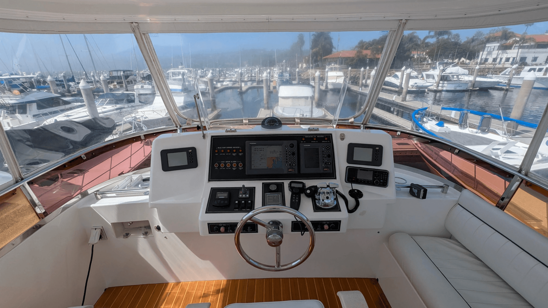 2004 Johnson Motor Yacht