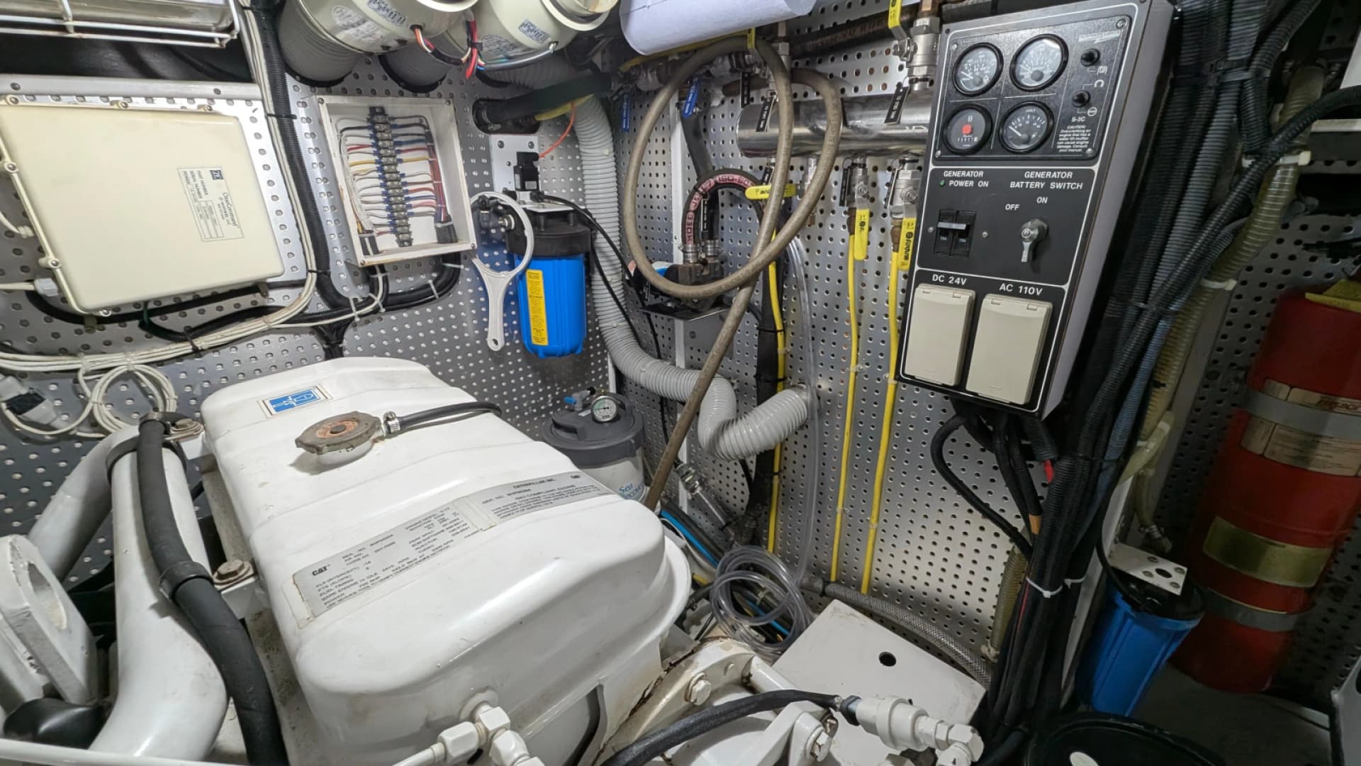 2004 Johnson Motor Yacht