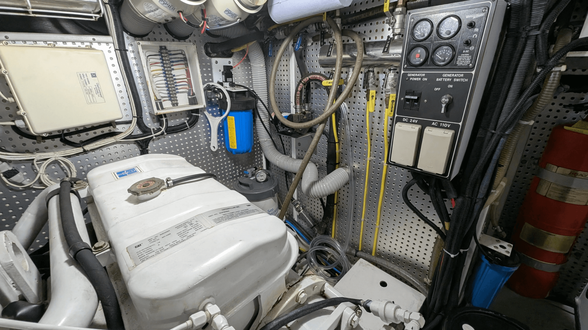 2004 Johnson Motor Yacht