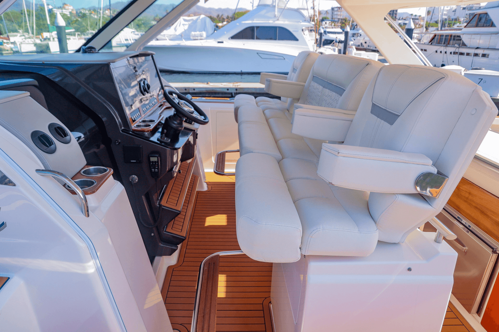 2022 Tiara Yachts 43 LS