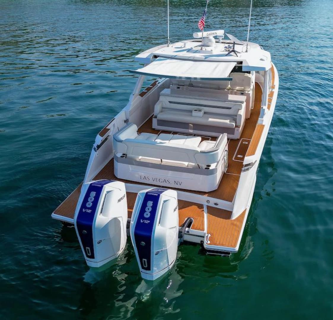 2022 Tiara Yachts 43 LS