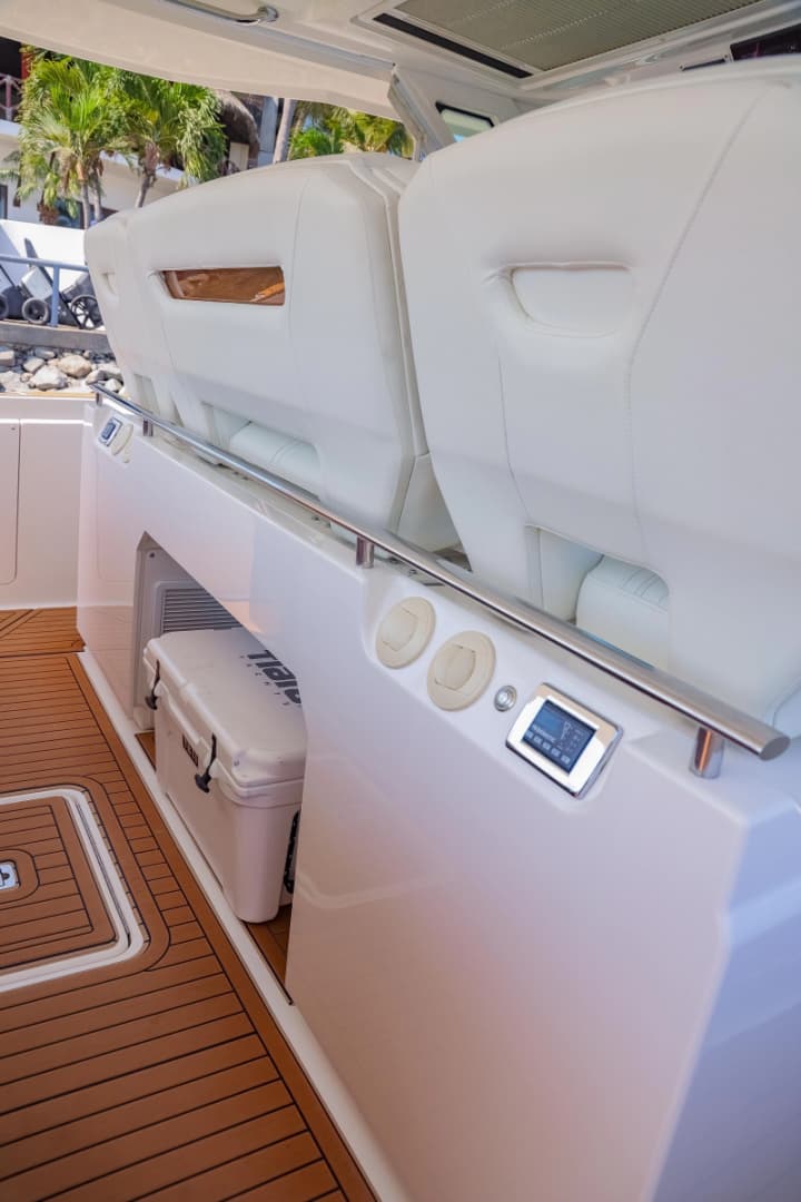 2022 Tiara Yachts 43 LS
