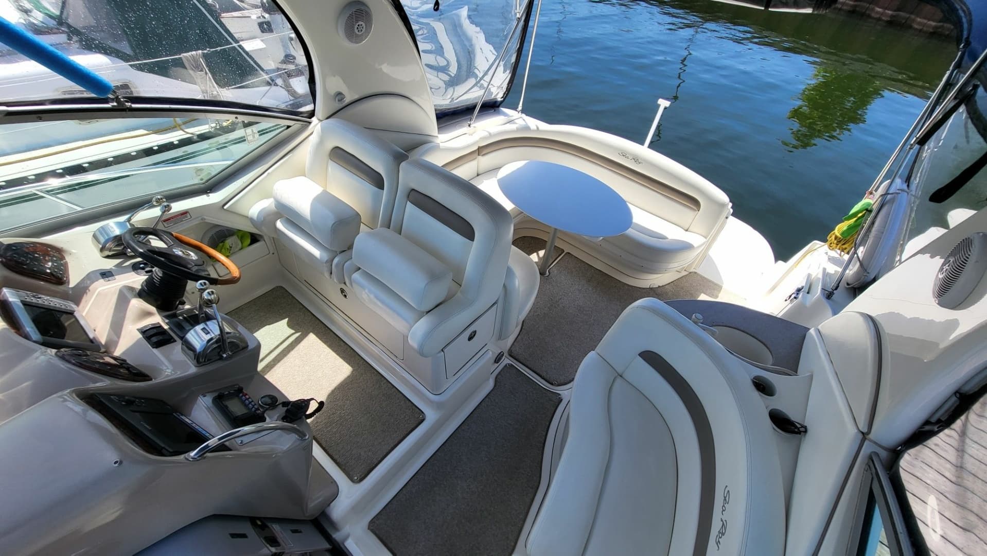 2003 Sea Ray 320 Sundancer 32