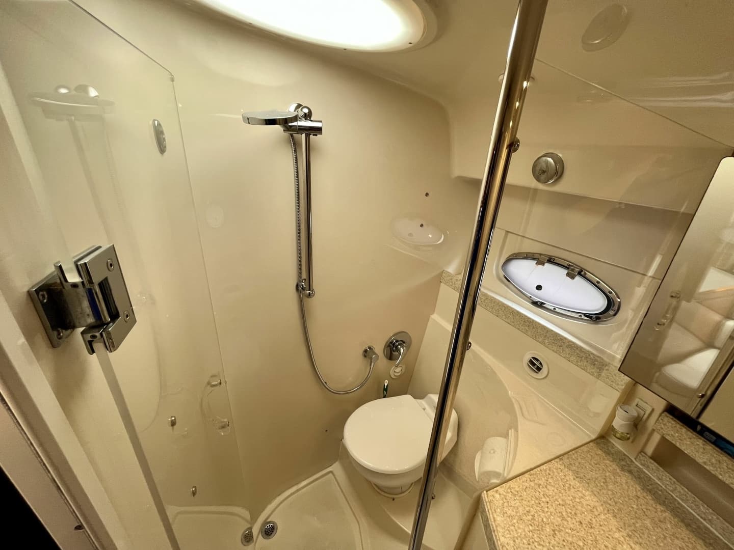 2005 Regal 3560 Commodore 35