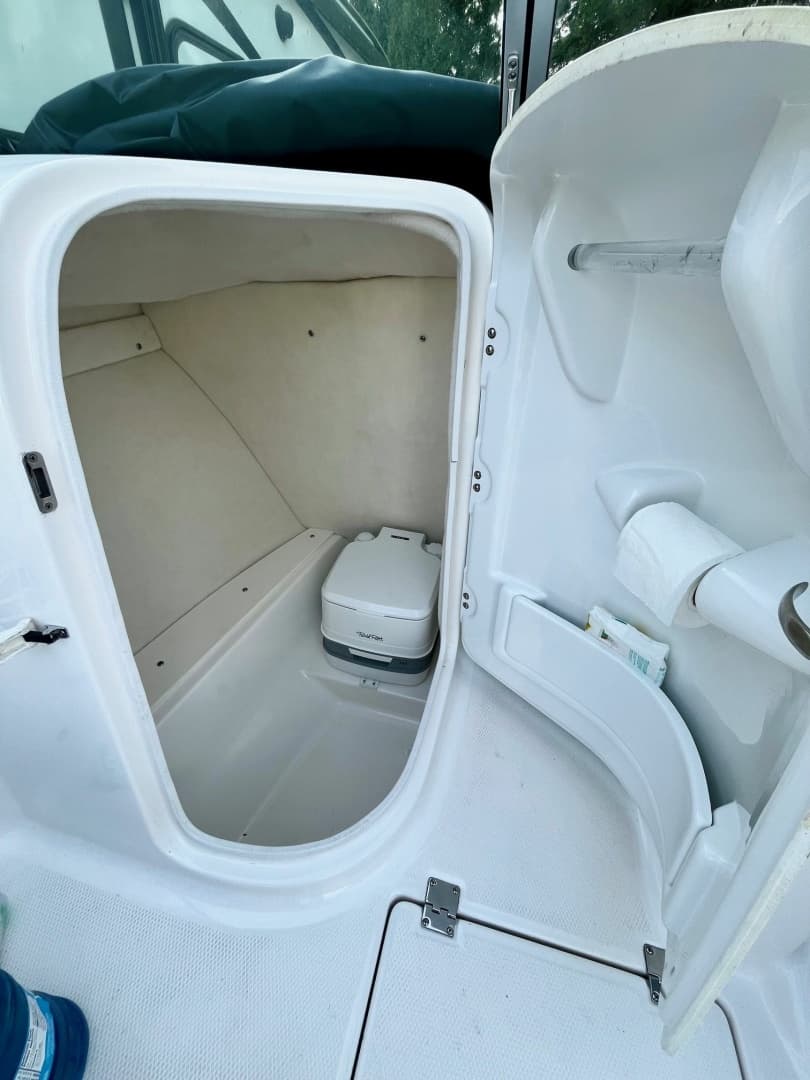 2023 Robalo R207 20
