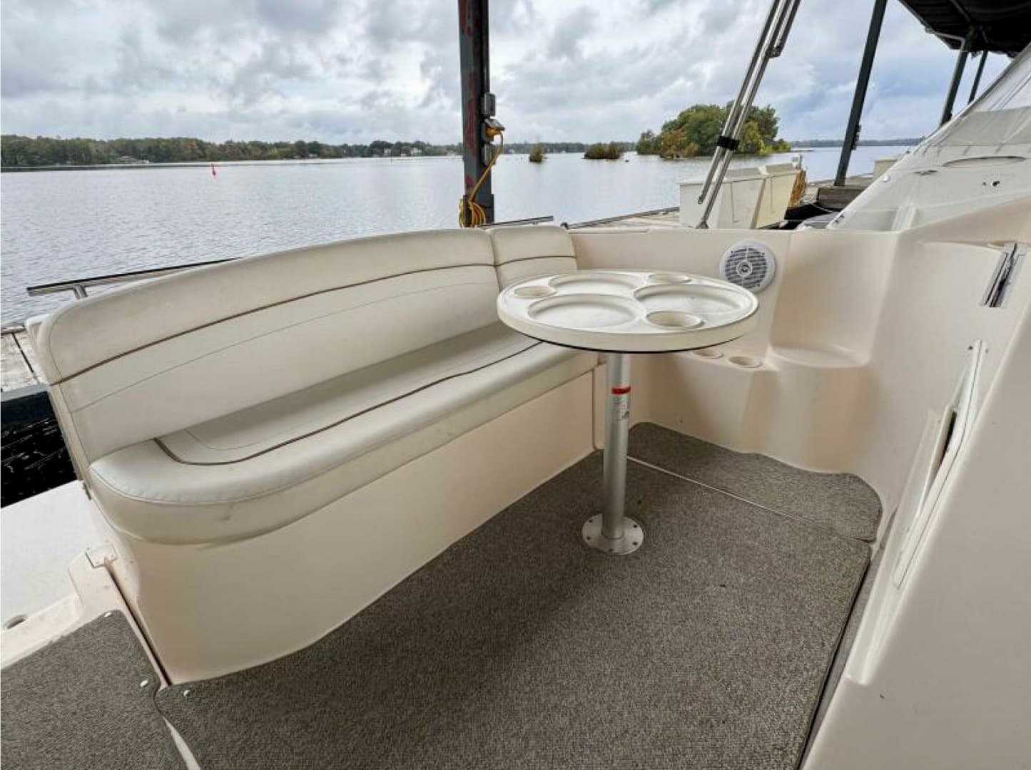 2003 Rinker Fiesta Vee 270 27