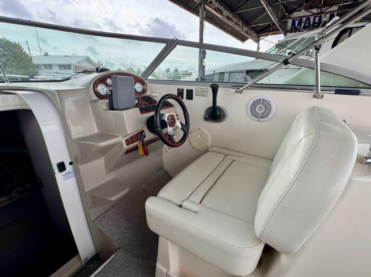 2003 Rinker Fiesta Vee 270 27