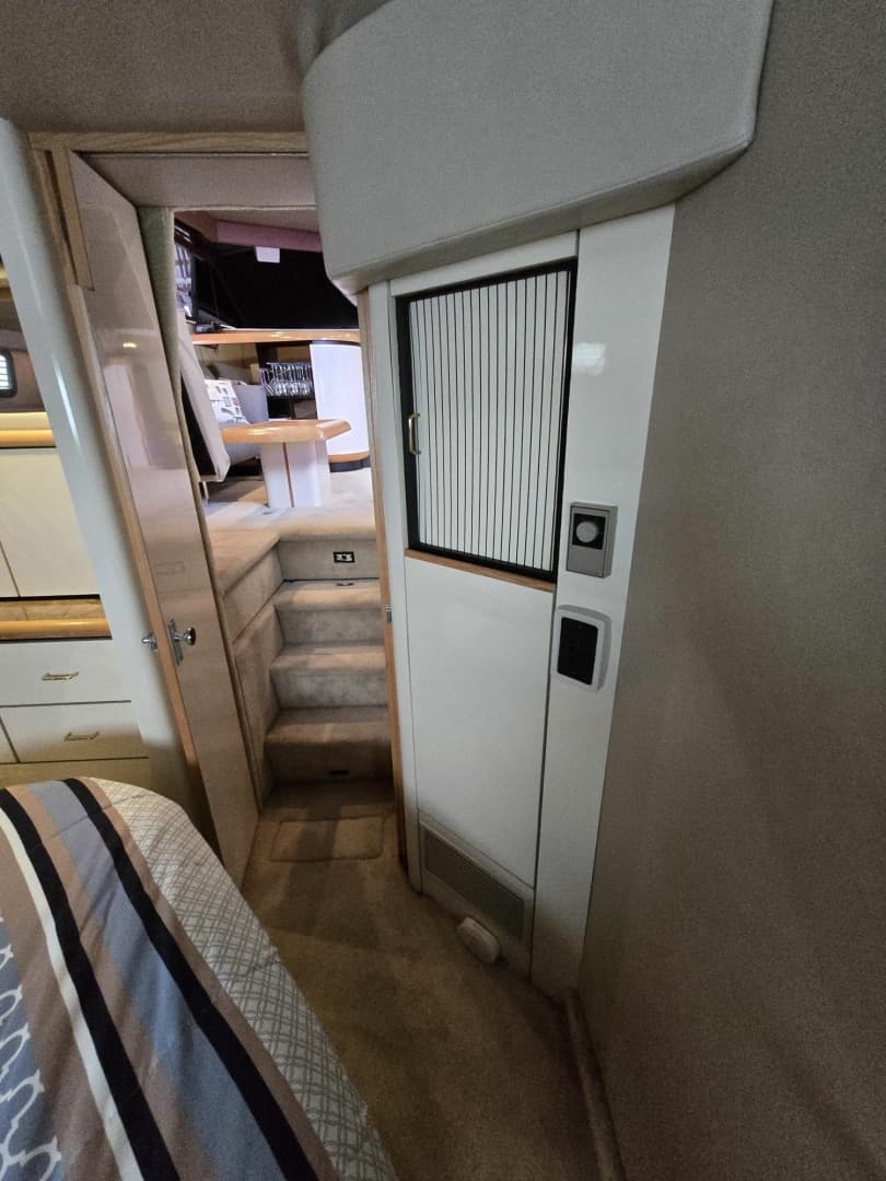1990 Bayliner 4387 Motoryacht 43