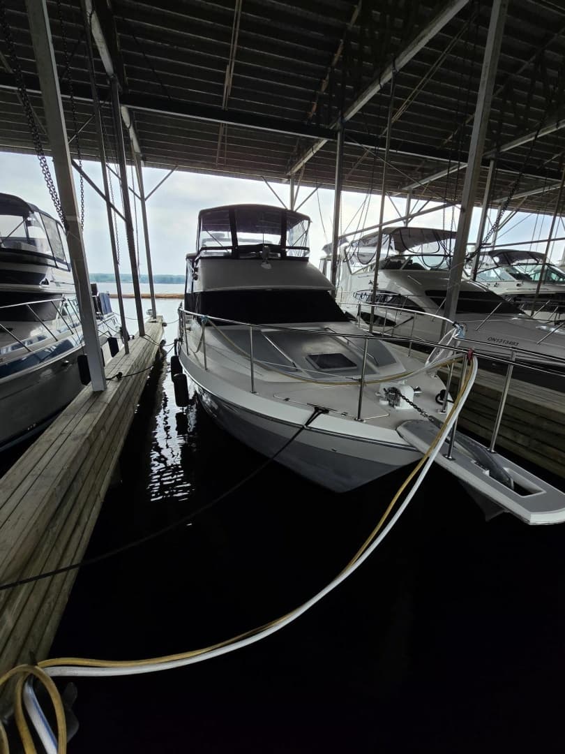 1990 Bayliner 4387 Motoryacht 43
