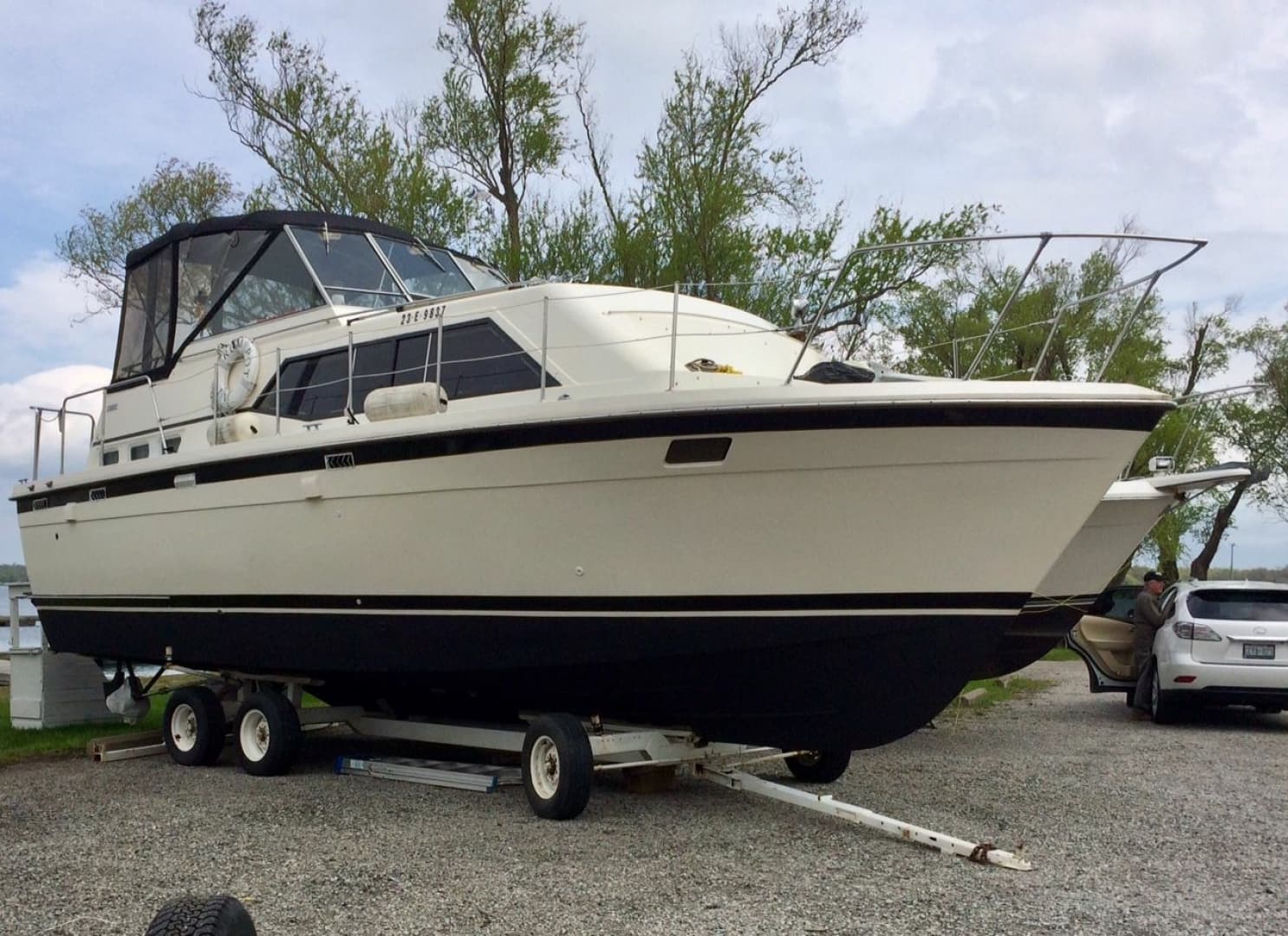 1977 Trojan 36 Tri-Cabin 36