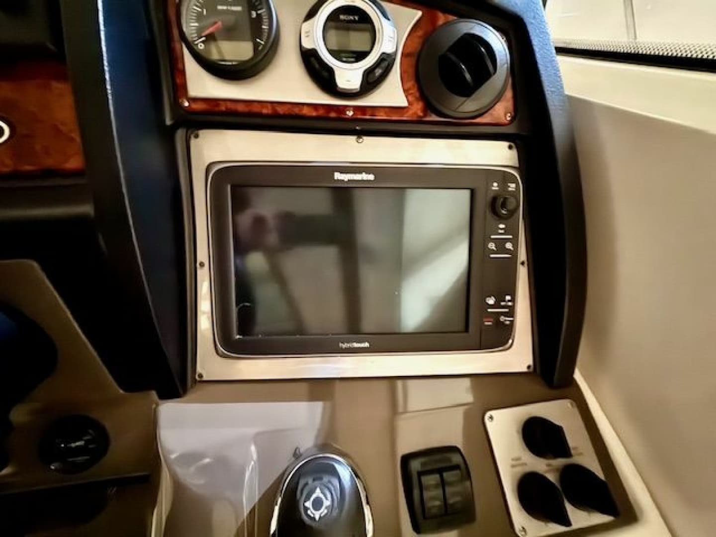 2013 Cruisers Yachts 540 Sports Coupe 54