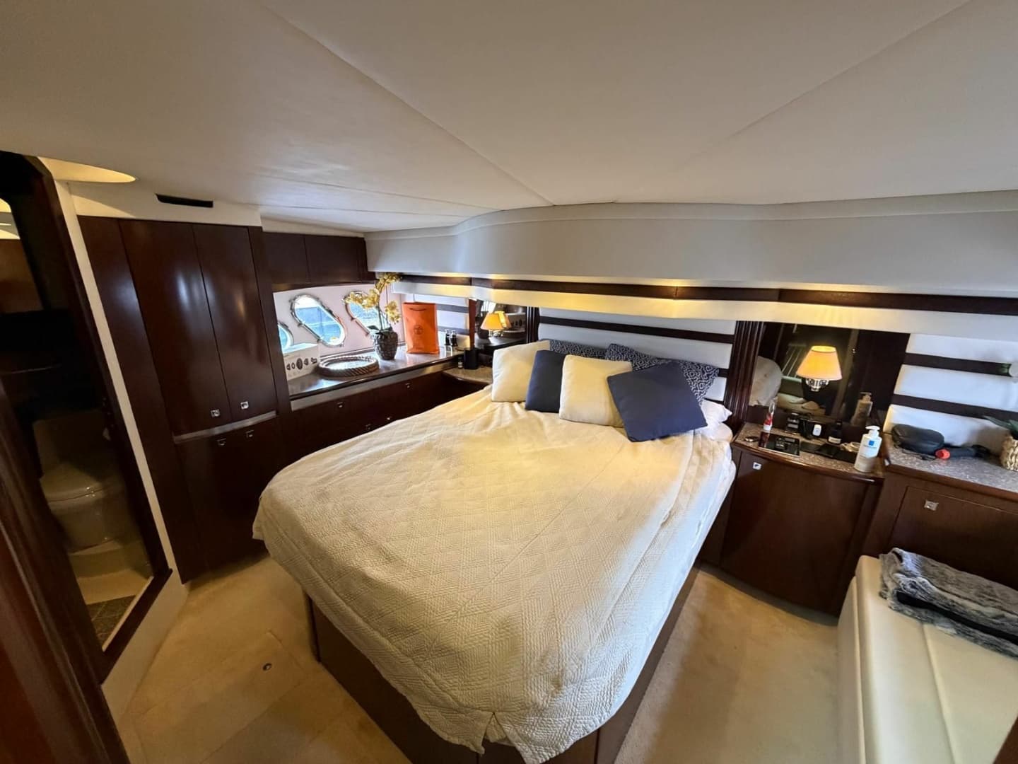 2013 Cruisers Yachts 540 Sports Coupe 54