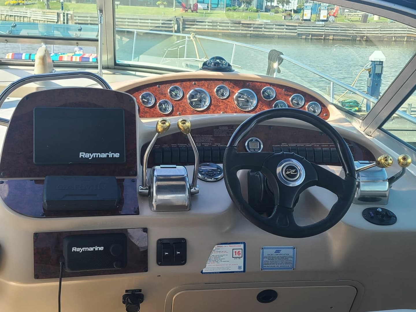 2001 Sea Ray 340 Sundancer 34