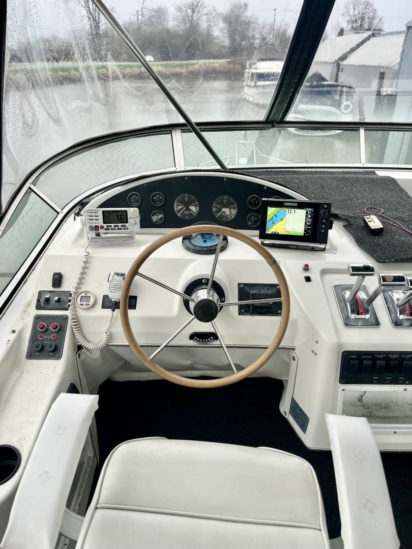 1996 Bayliner 3988 39