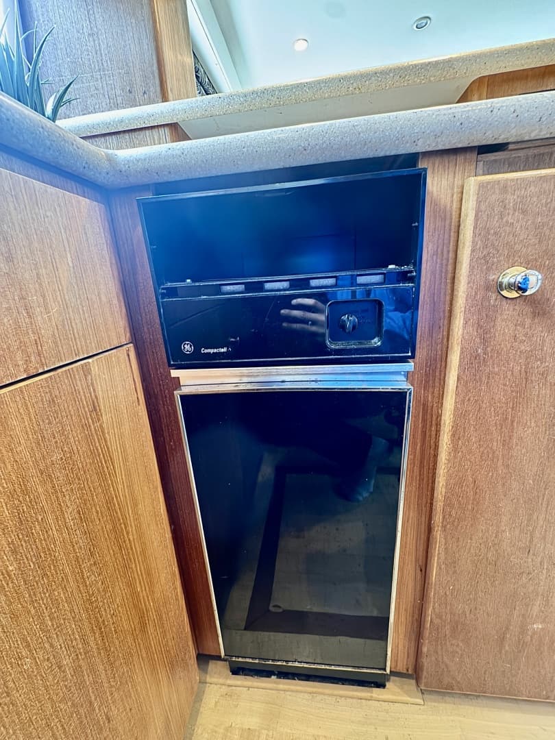 1997 Carver 500 Cockpit Motor Yacht 50