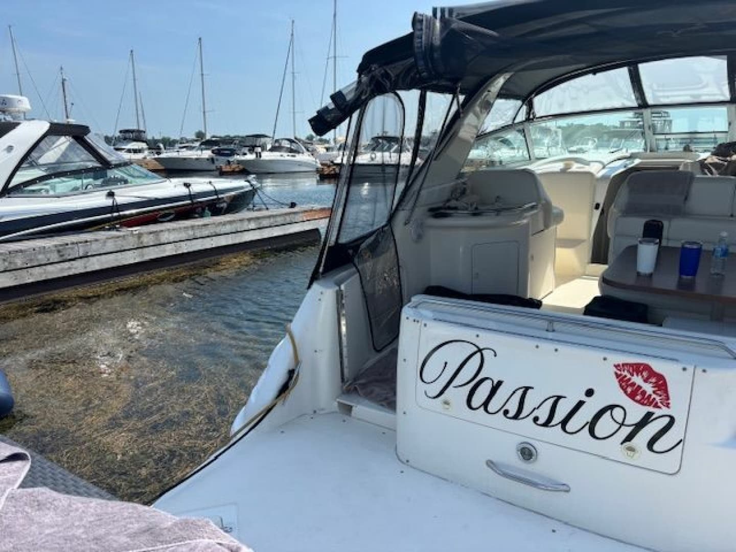 1997 Sea Ray 330 Sundancer 33