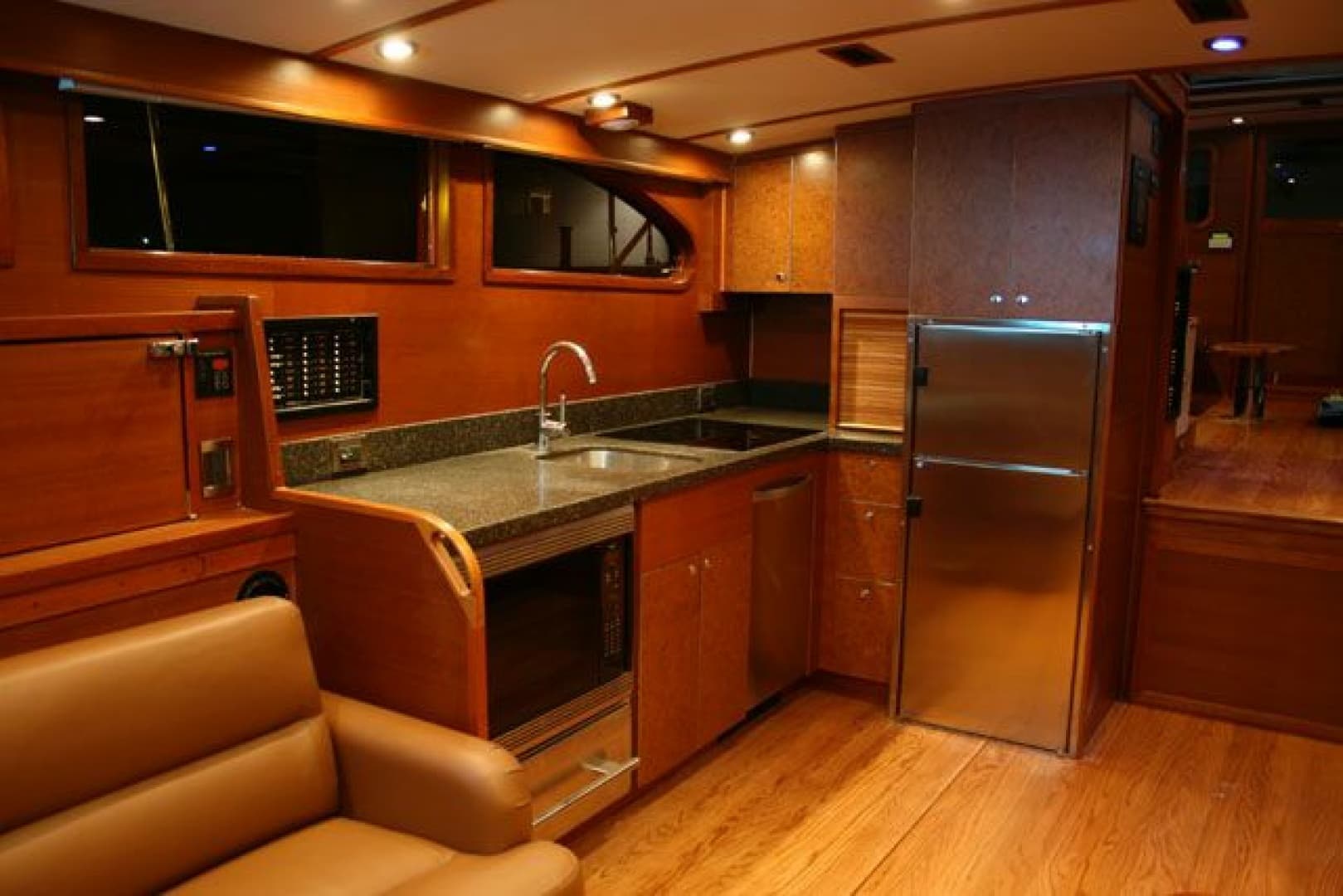 2009 Saint Custom Boats Model 65 Commuter 65