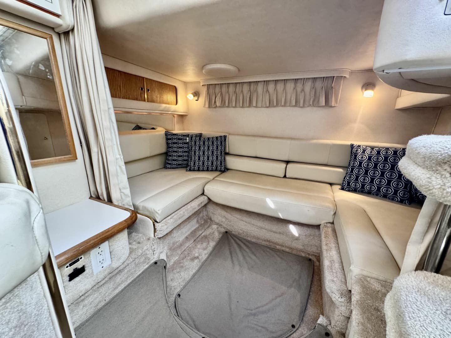 2000 Sea Ray 310 31