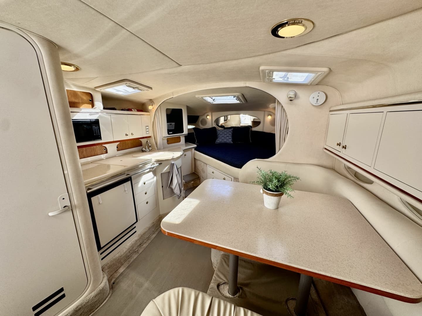 2000 Sea Ray 310 31