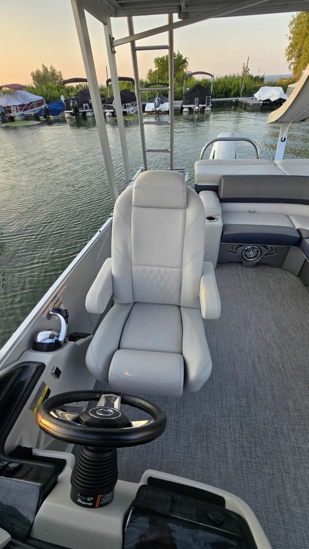 2023 Avalon Catalina 2585 CRFS Funship 25