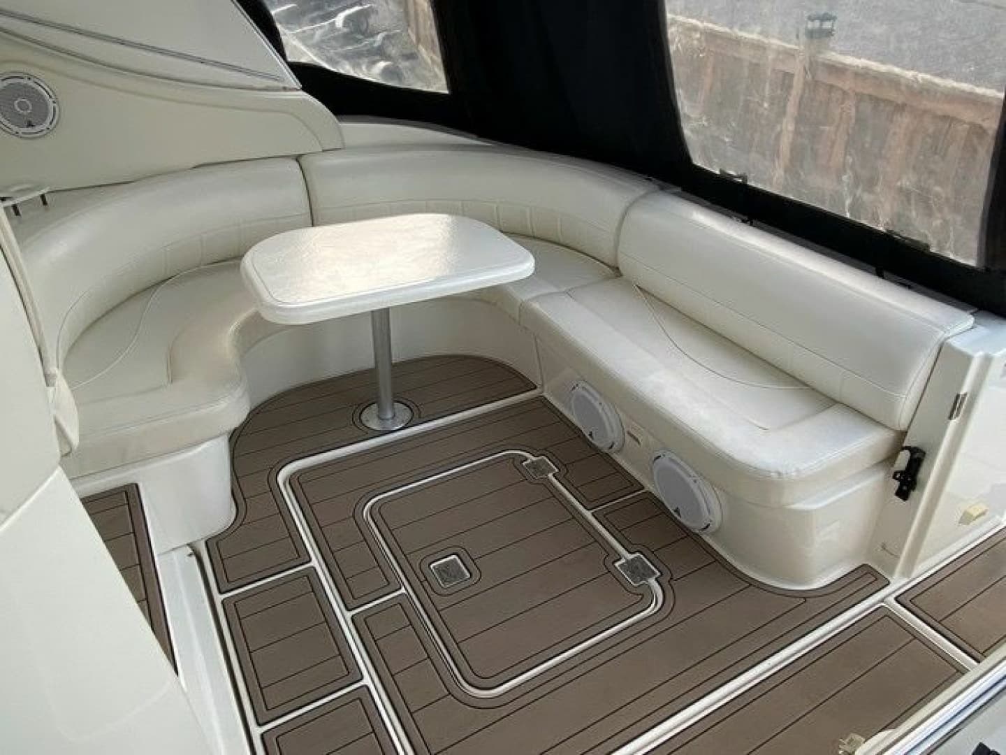 2002 Cruisers Yachts 3672 40