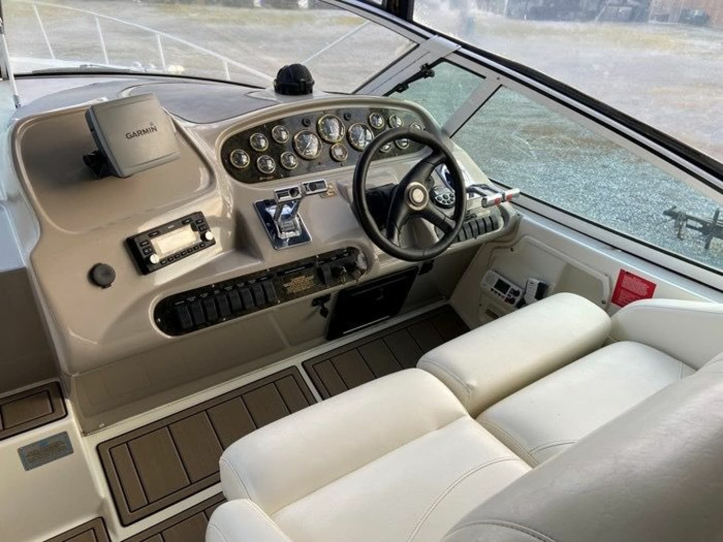 2002 Cruisers Yachts 3672 40