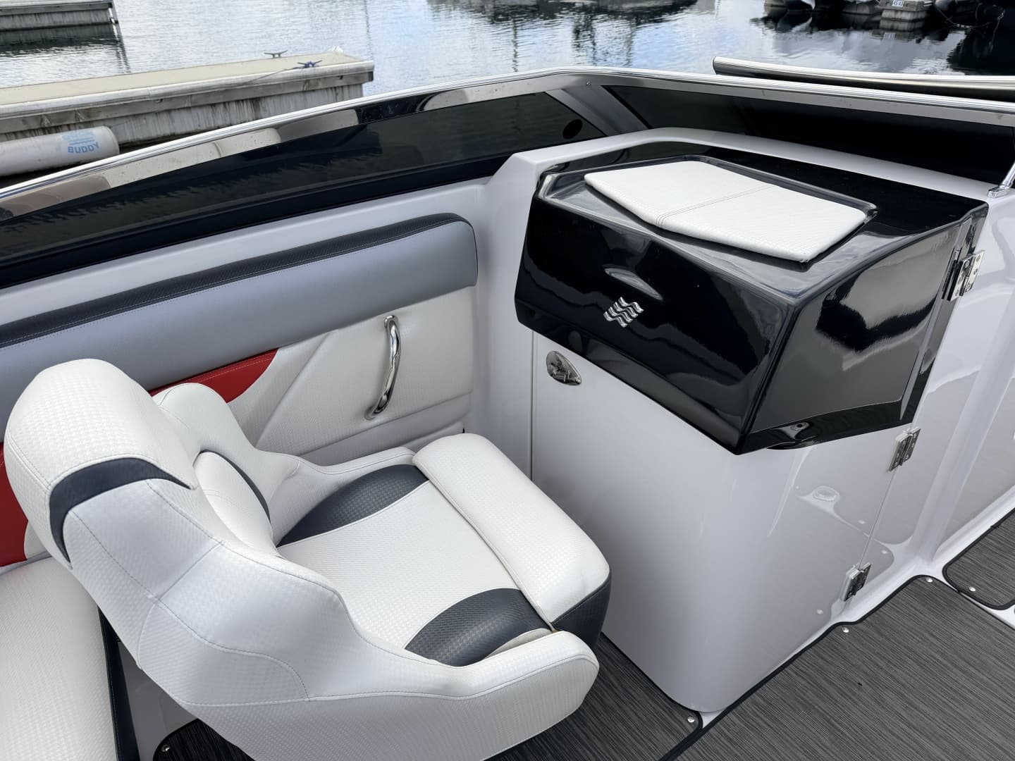 2023 Four Winns HD240 RS Surf 24