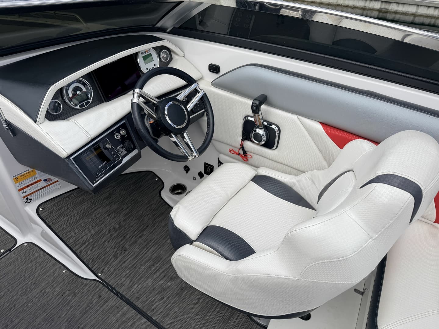 2023 Four Winns HD240 RS Surf 24
