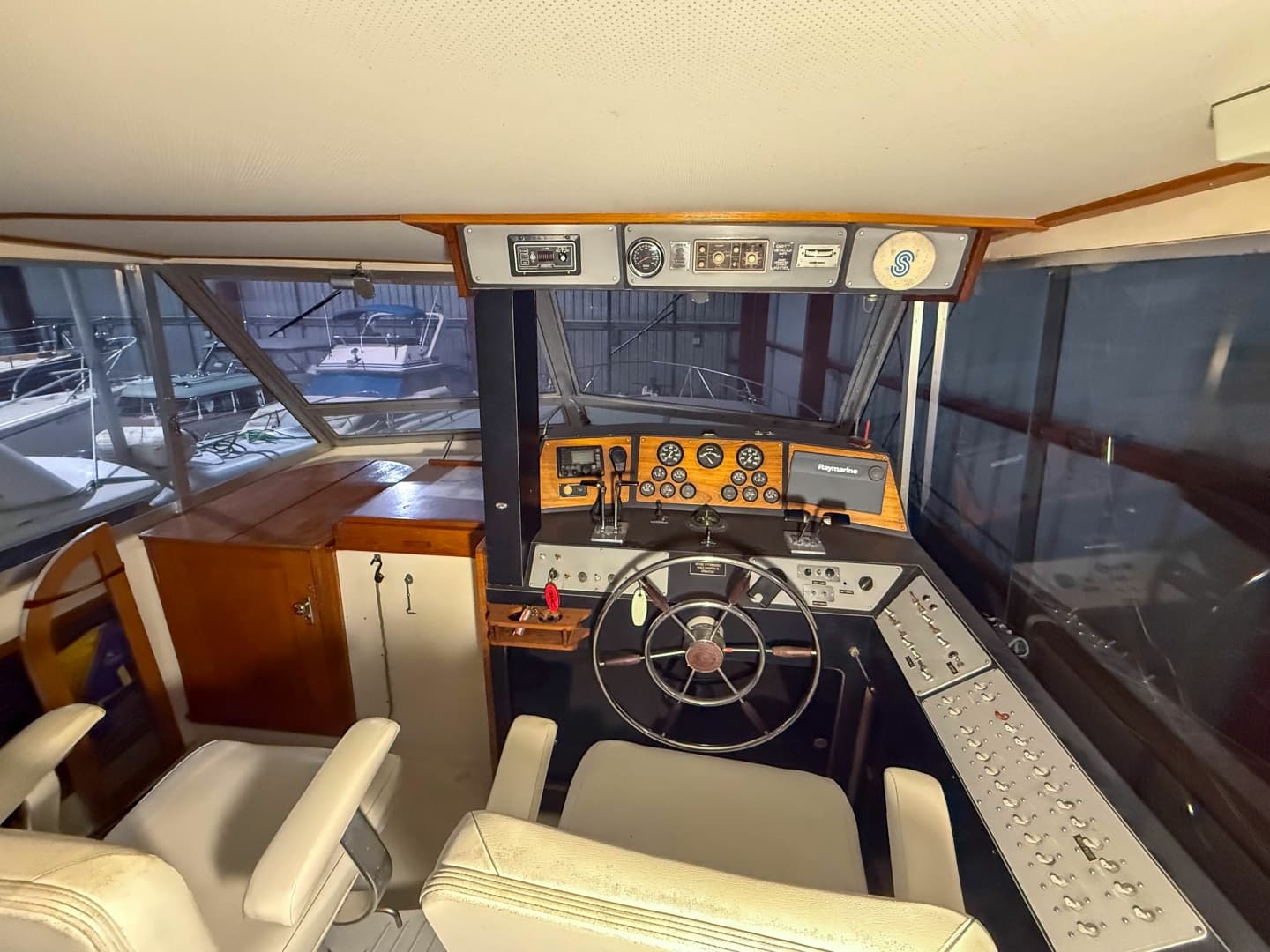 1977 Pacemaker FB Motor Yacht 40