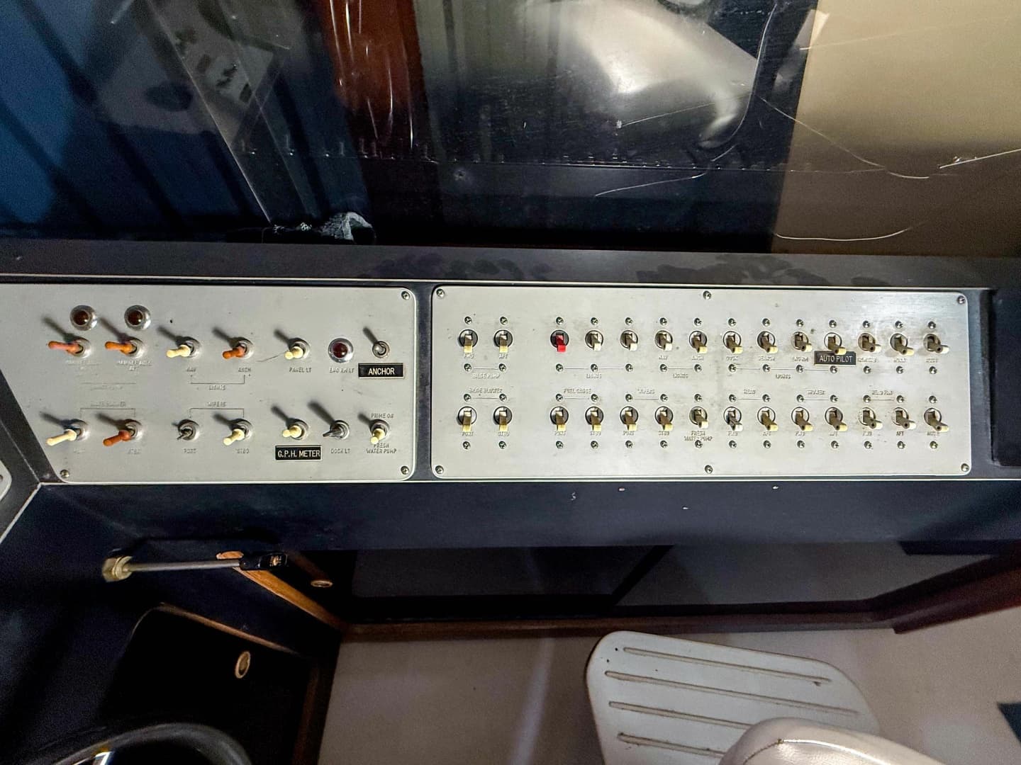 1977 Pacemaker FB Motor Yacht 40