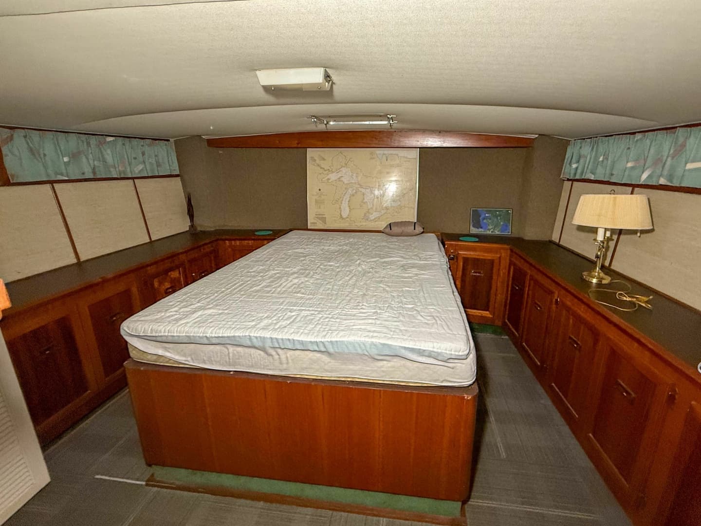 1977 Pacemaker FB Motor Yacht 40