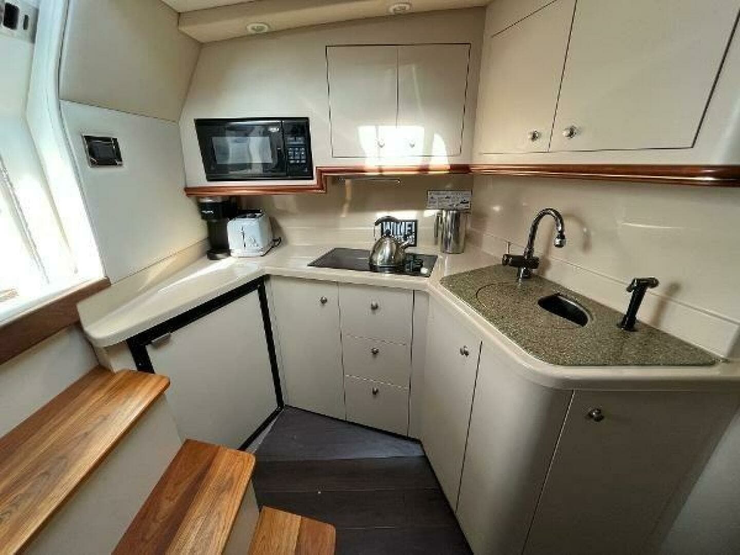 2001 Cruisers Yachts 3470 34