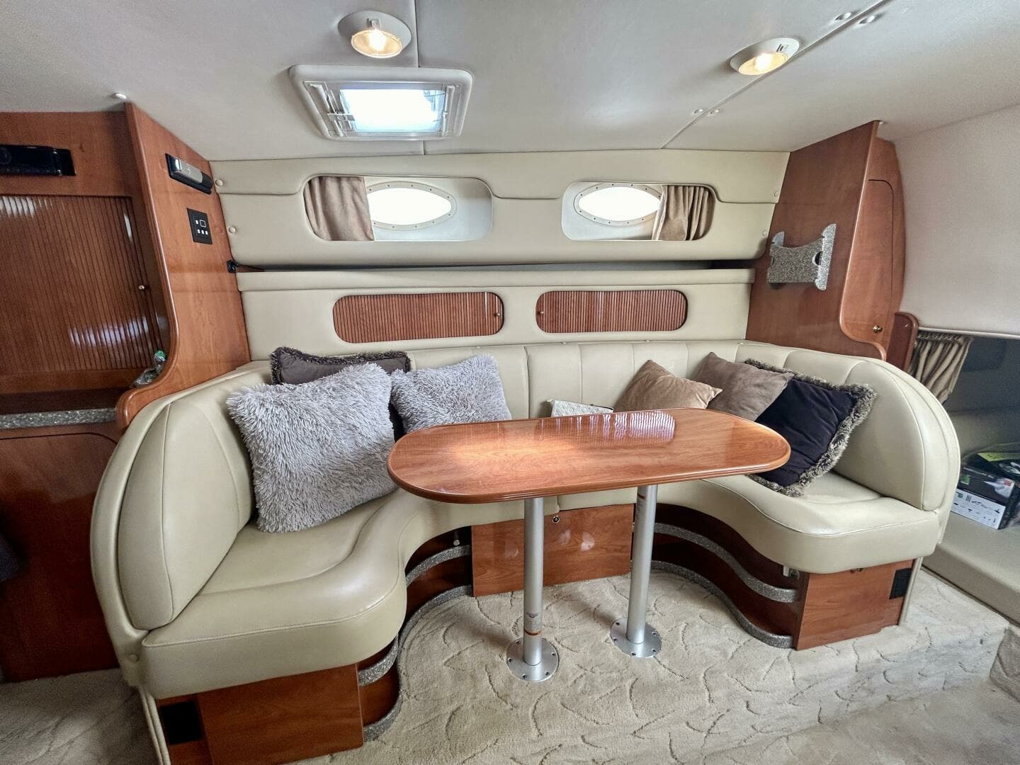2005 Rinker 342 Fiesta Vee 34