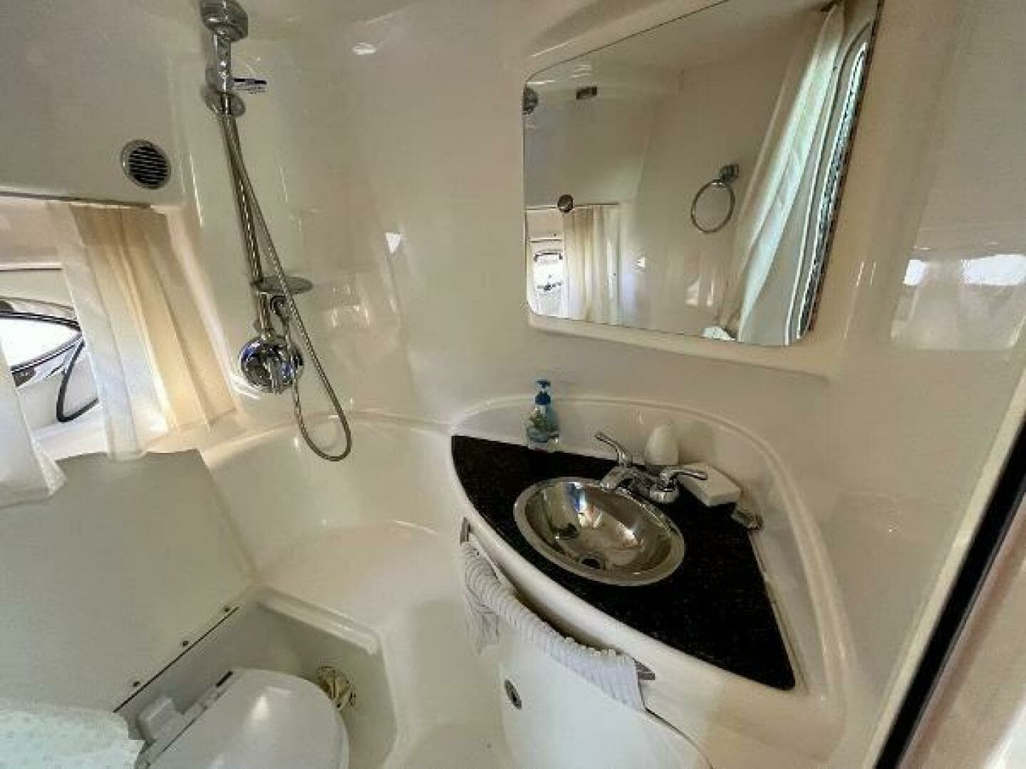 2008 Chaparral 330 Signature 33