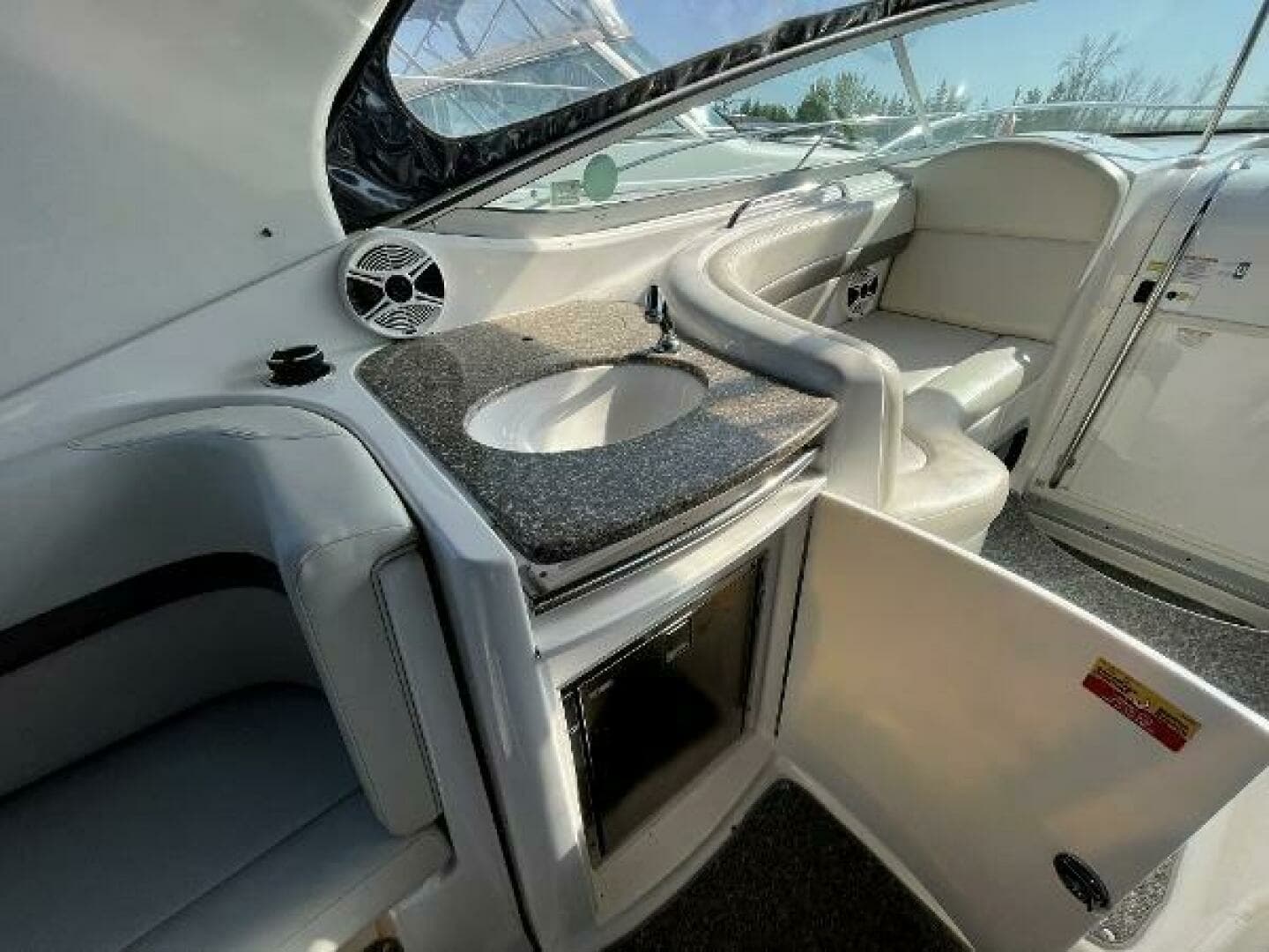 2008 Chaparral 330 Signature 33