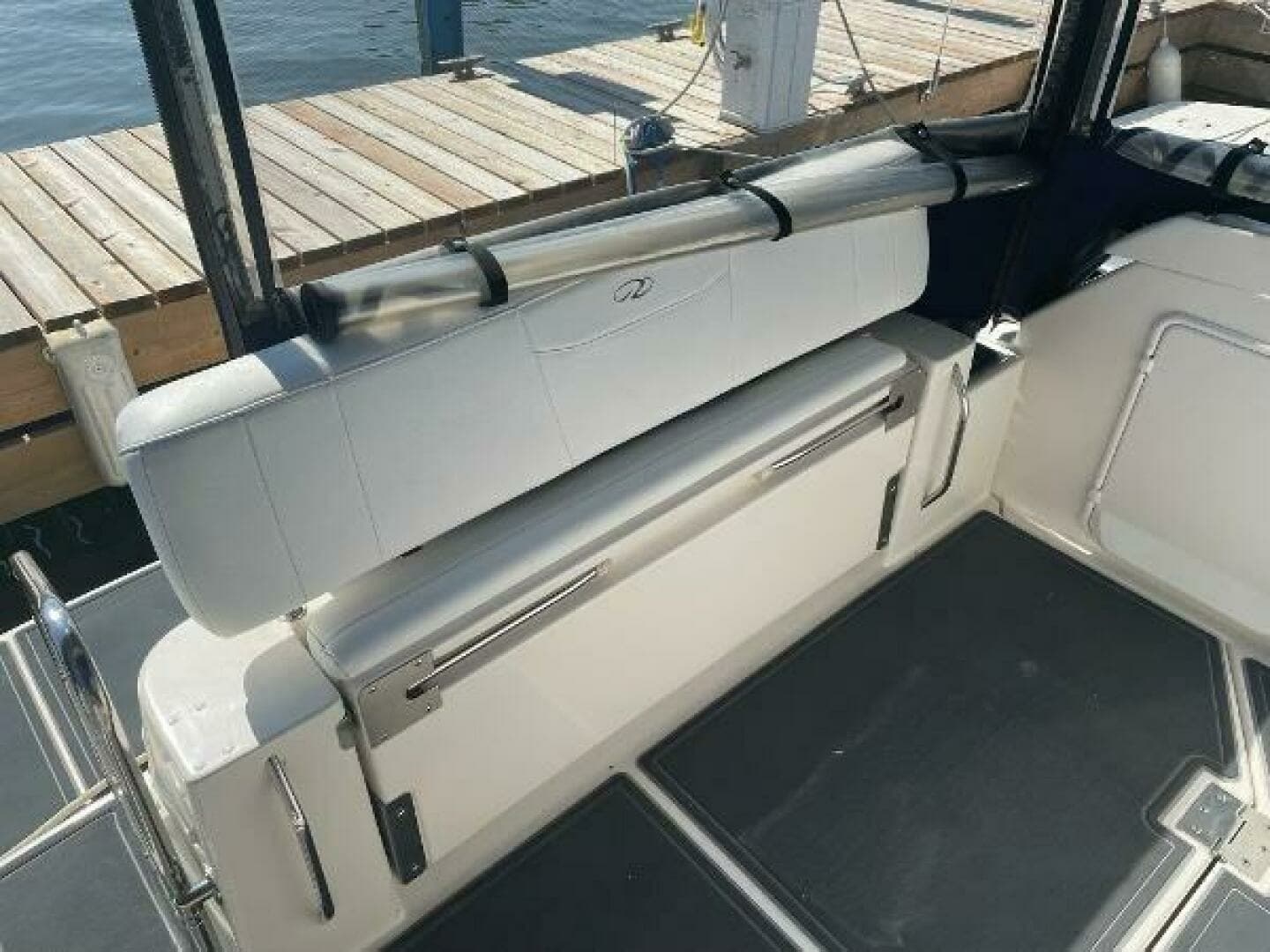 2005 Regal 3060 Window Express 30