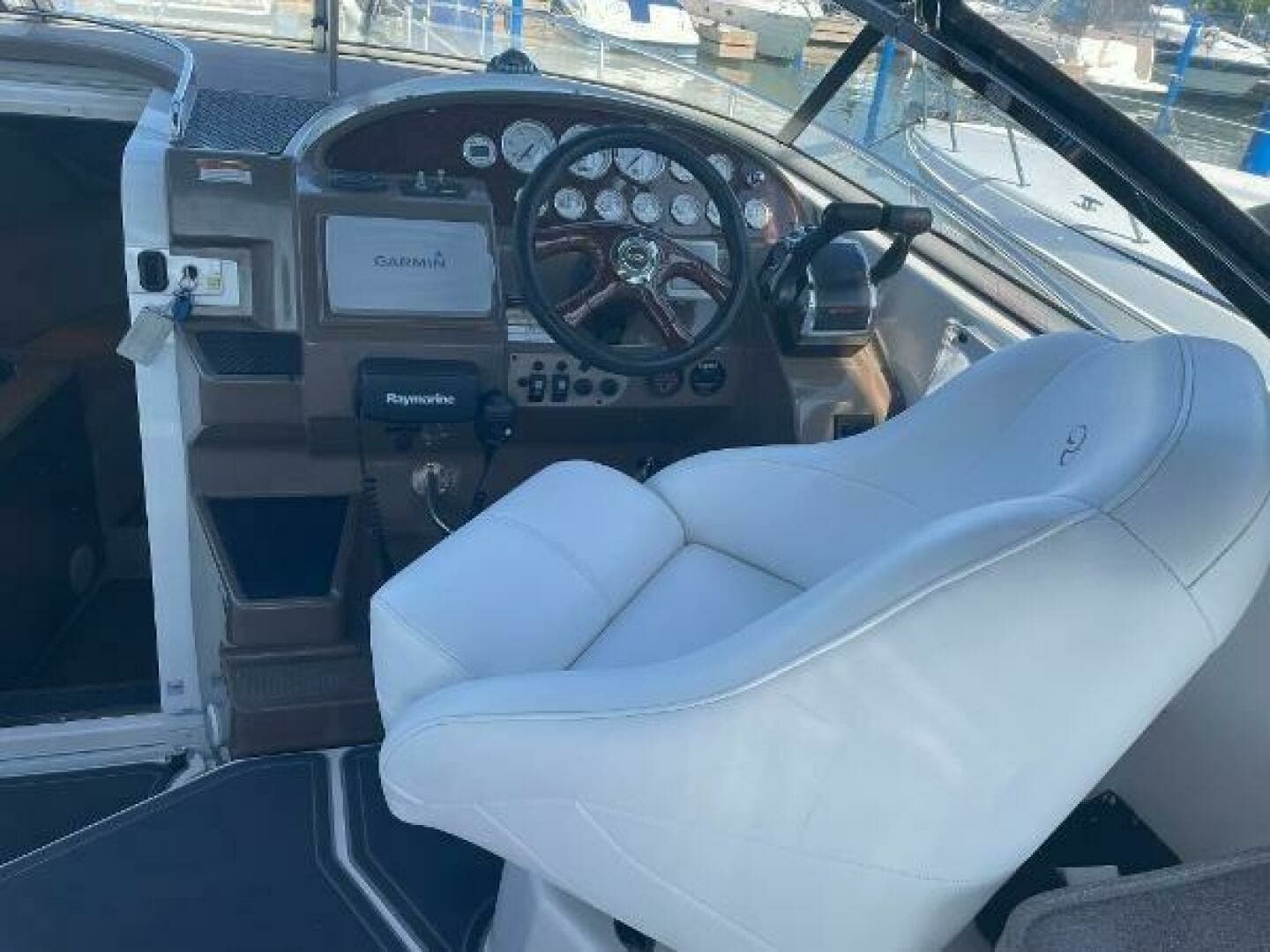 2005 Regal 3060 Window Express 30