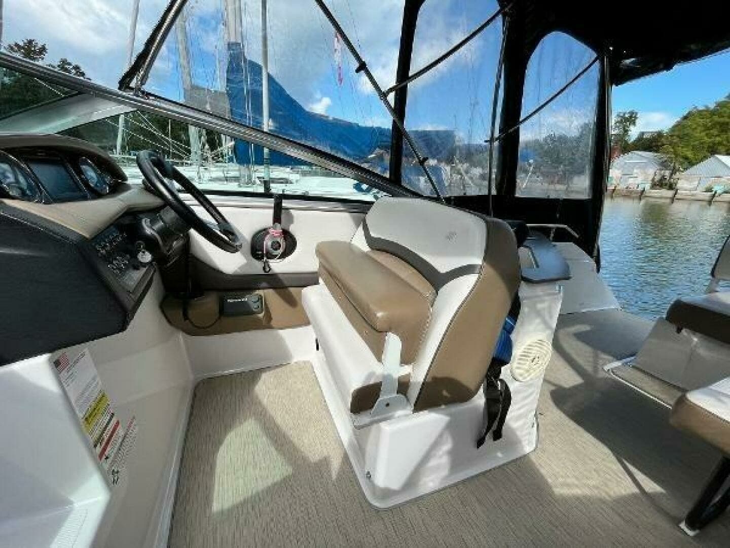 2016 Four Winns V255 25