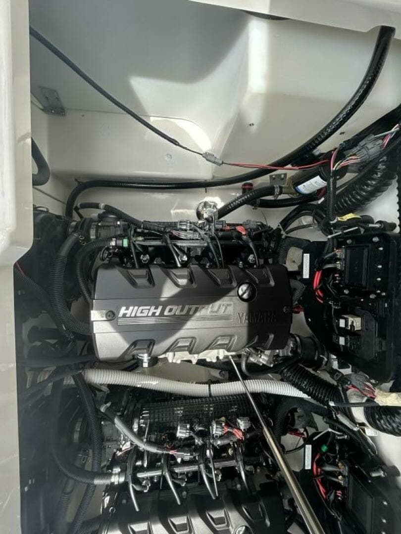 2021 Yamaha Boats 252 XE (Wake Edition) 25