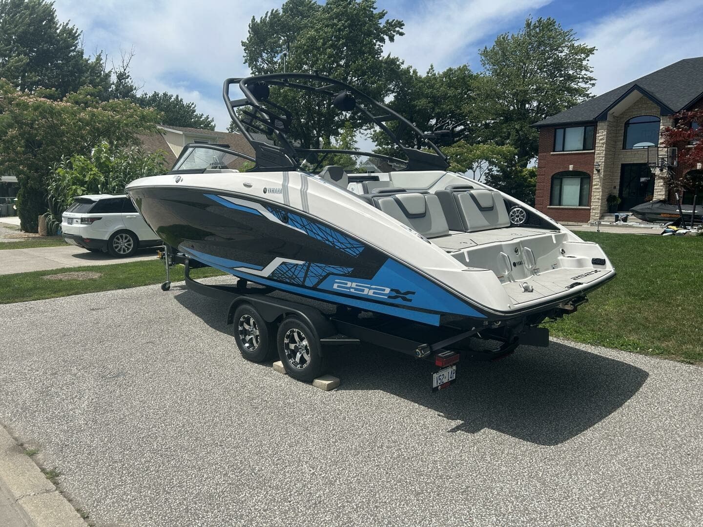 2021 Yamaha Boats 252 XE (Wake Edition) 25
