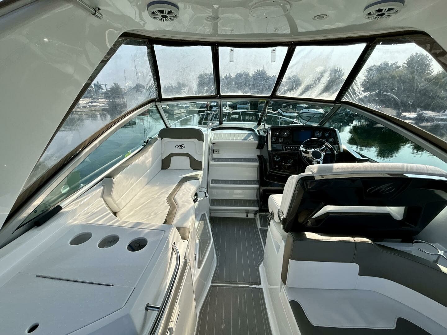 2018 Monterey 295 Sport Yacht 29