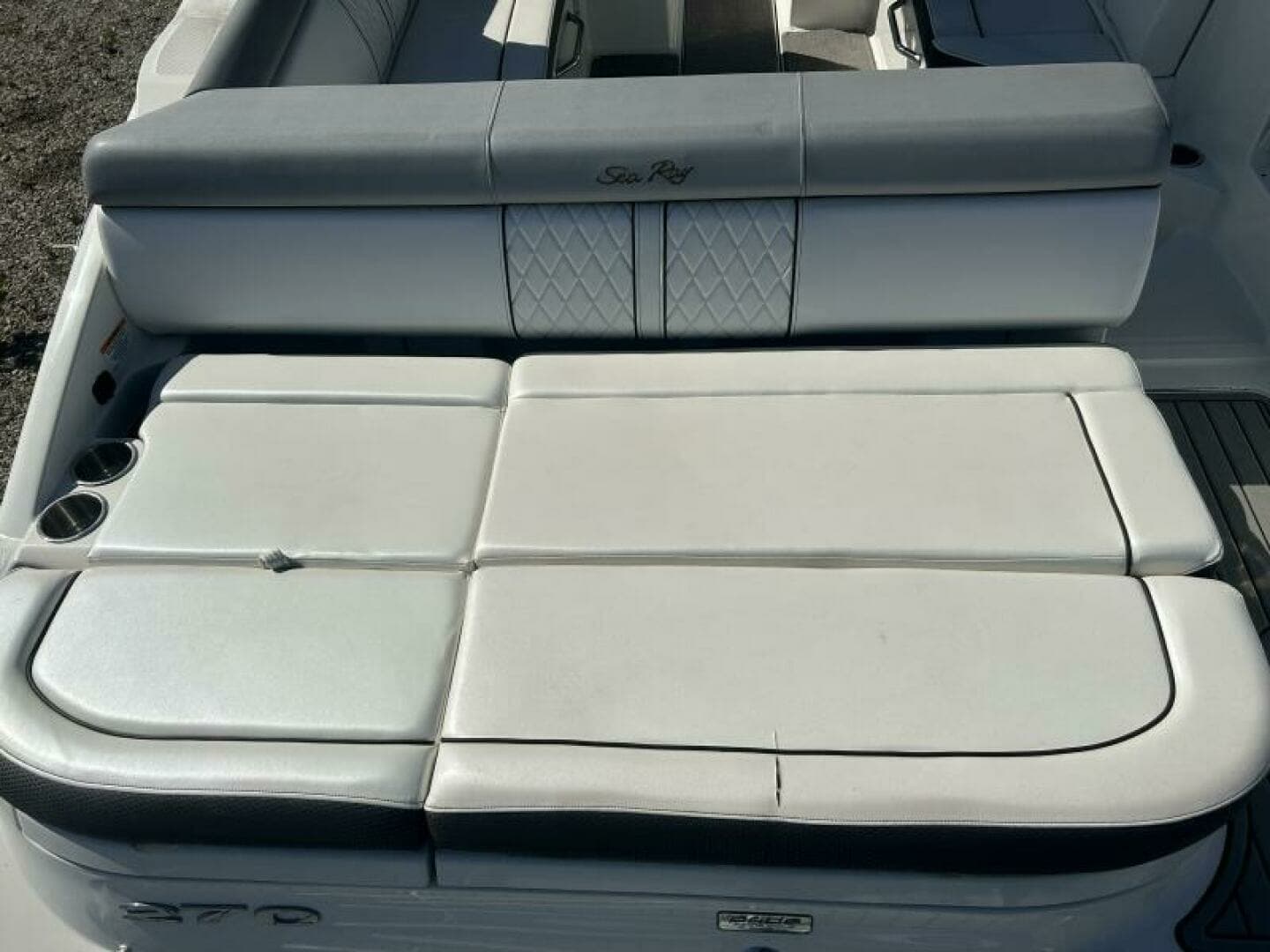 2016 Sea Ray 270 Sundeck 27