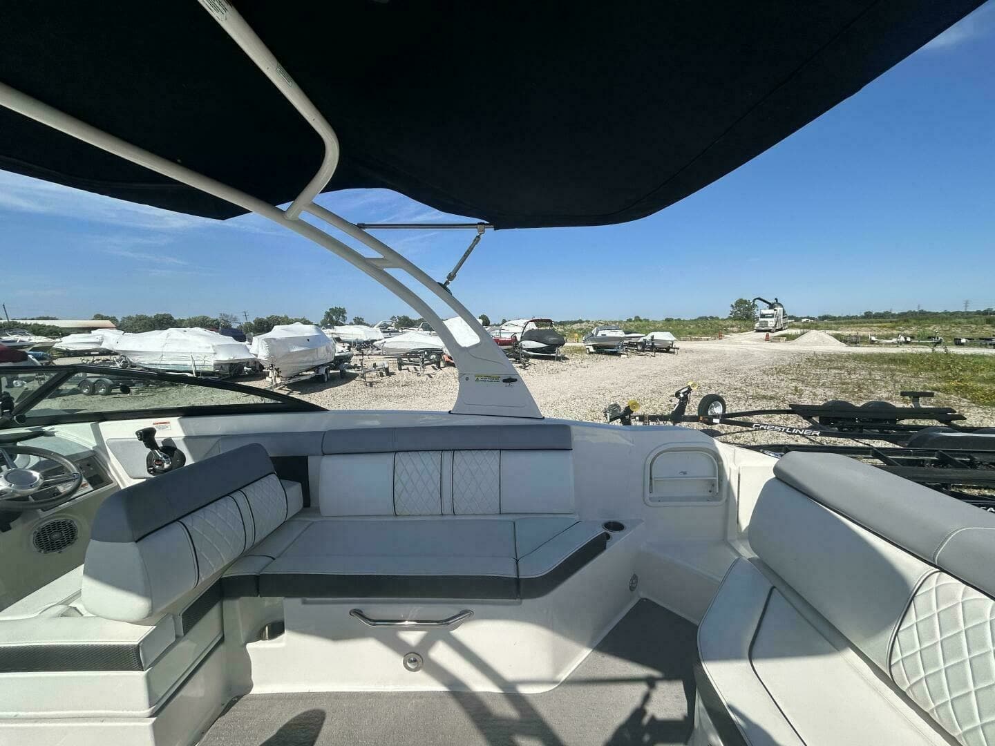 2016 Sea Ray 270 Sundeck 27