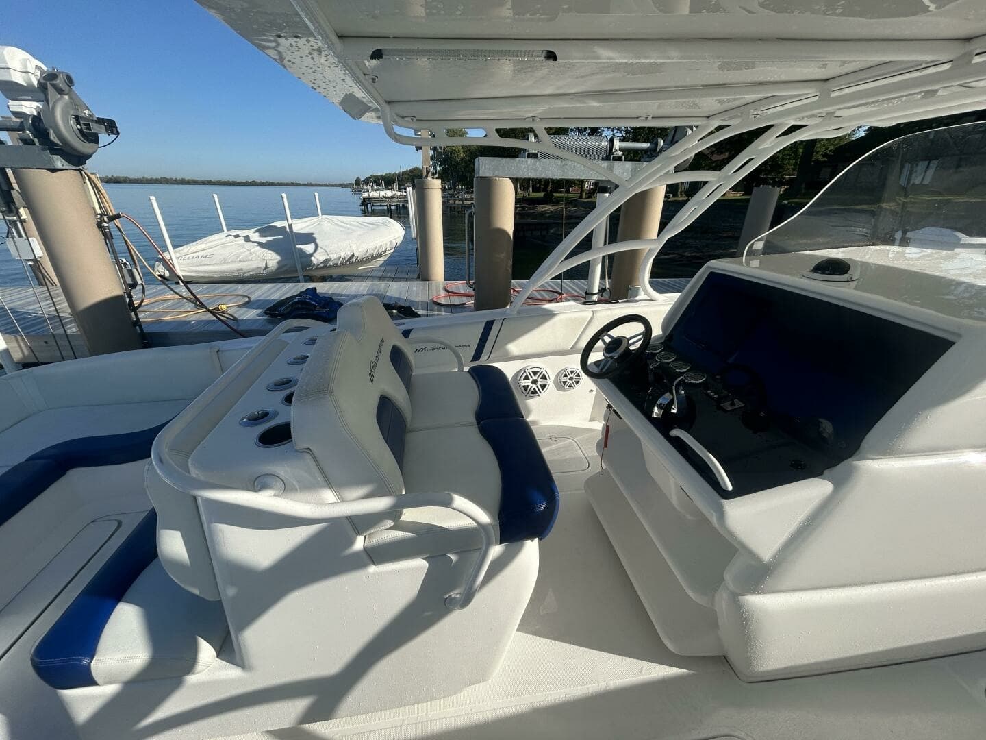 2016 Midnight Express 37 Open 37