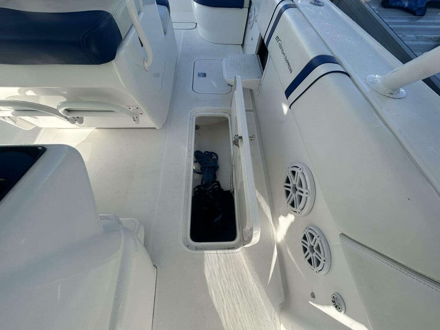 2016 Midnight Express 37 Open 37